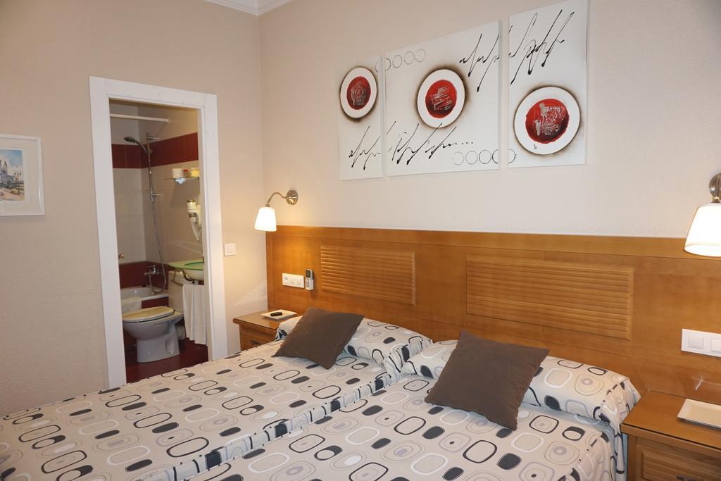 Santillan II Otel Madrid Oda fotoğraf
