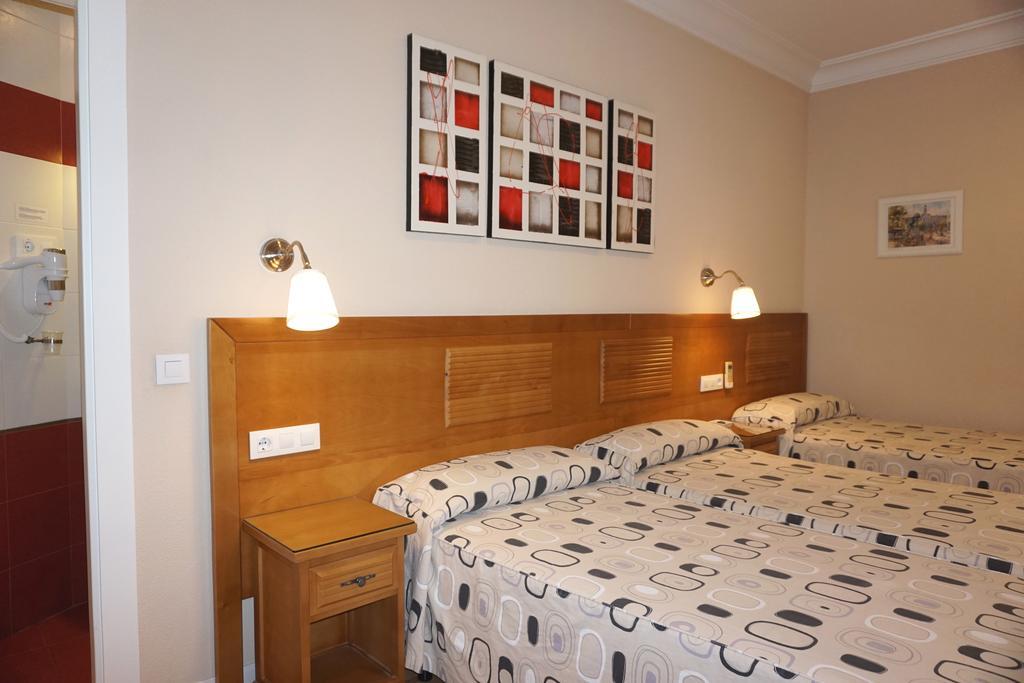 Santillan II Otel Madrid Oda fotoğraf